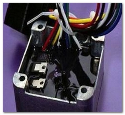 Fácil aplicación pegamento compuesto de epoxi en macetas de alta conductividad térmica en macetas electrónicas de resina epoxi adhesivo