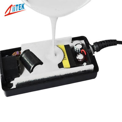 Color blanco Compuesto de dos 2.8W/m-K Compuesto de colocación térmico conductor para LED y Power Drive Potting