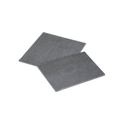 Trabajos bajo baja presión con almohadillas térmicas basadas en fibra de carbono para la industria optoelectrónica