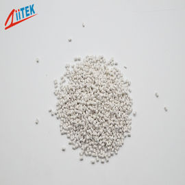 Material plástico negro de nylon conductor térmico de 5,0W para enfriamiento de moldes y piezas de plástico
