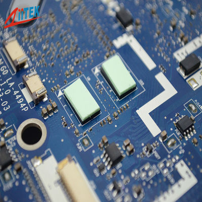 Almohadilla de calentamiento de silicona de alto rendimiento 1.5W/MK Padera de relleno de brecha térmica de silicona para hardware de telecomunicaciones