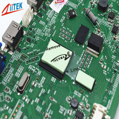 Material de silicio termoplástico aislado eléctricamente conductor térmico para tarjetas de visualización